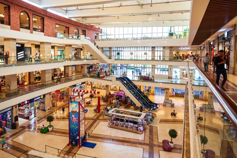 Средний уровень вакантности в торговых центрах Петербурга снизился до рекордных показателей