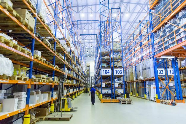 Объем свободных складских площадей в Петербурге вырос в 2,5 раза