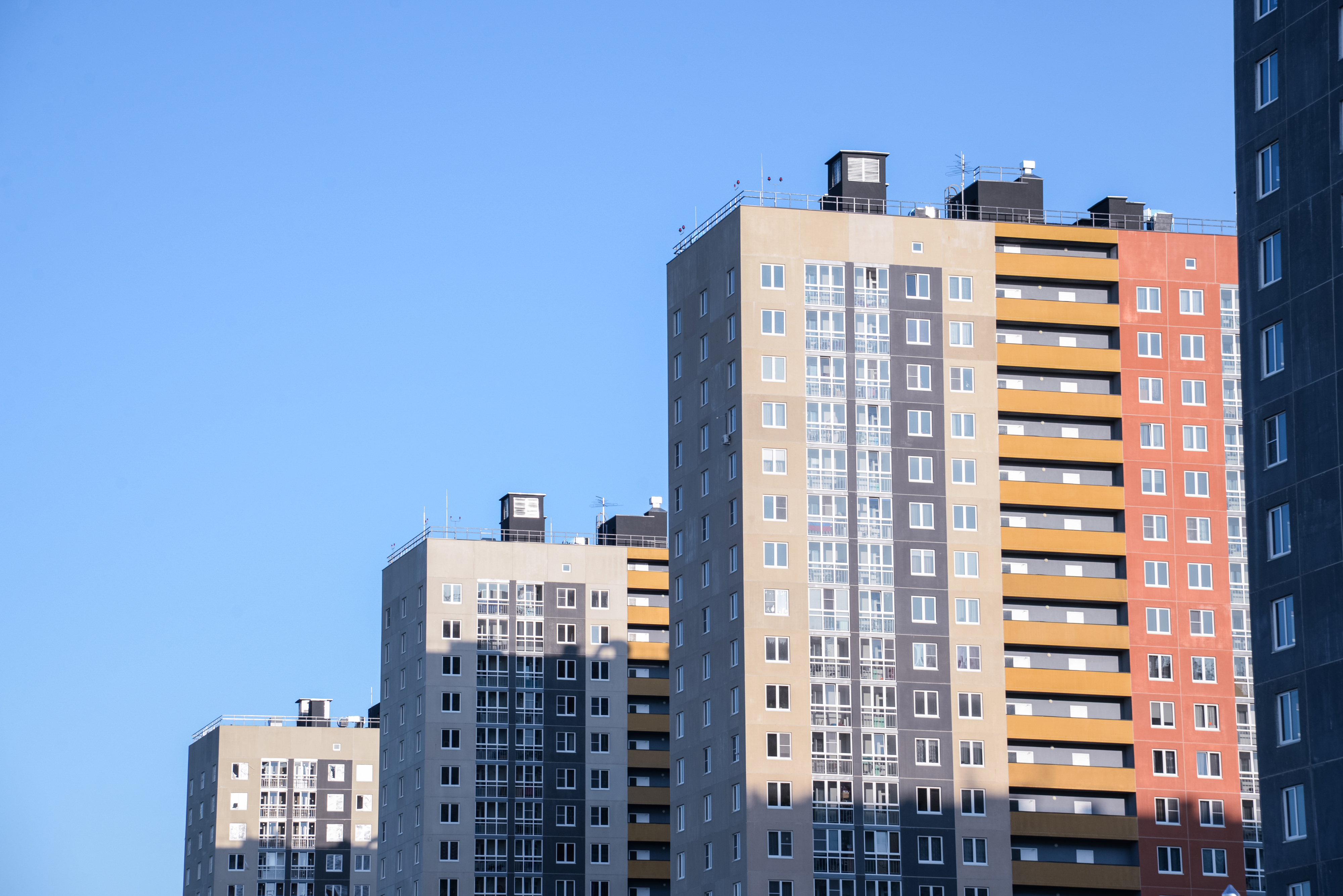 В Петербурге впервые за три года снизился средний чек покупки квартиры