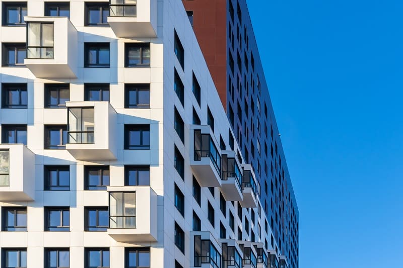 На фоне запрета проектирования квартиры-студии продолжают расти в цене