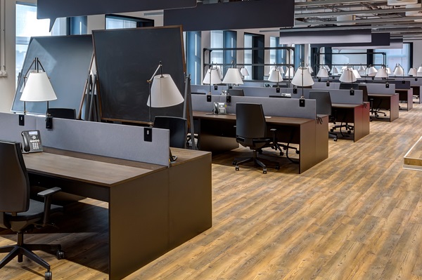 Объем сделок купли-продажи на рынке офисной недвижимости Москвы почти сравнялся с объемом сделок аренды в 2024 году