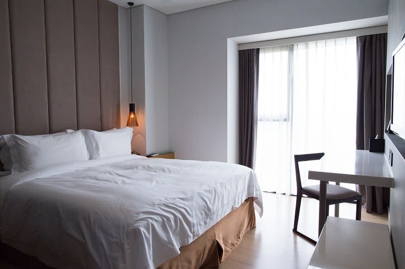 Средняя стоимость номеров в гостиницах Петербурга за 2023 год выросла на 20%